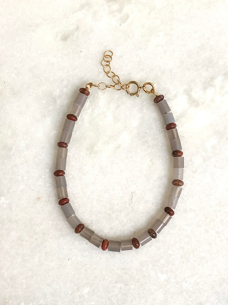 "Bracelet Grey Agaath and Burgundy Granite"